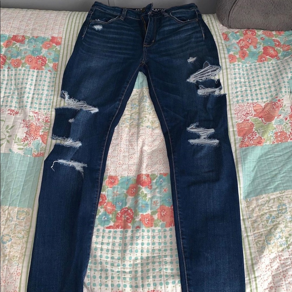 american eagle ripped jeans